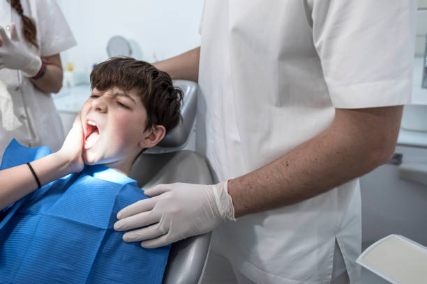 Best Emergency Tooth Extraction in Cave Springs, AR